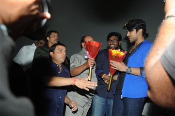 Yevadu Trailer Launch at Sandhya 70MM